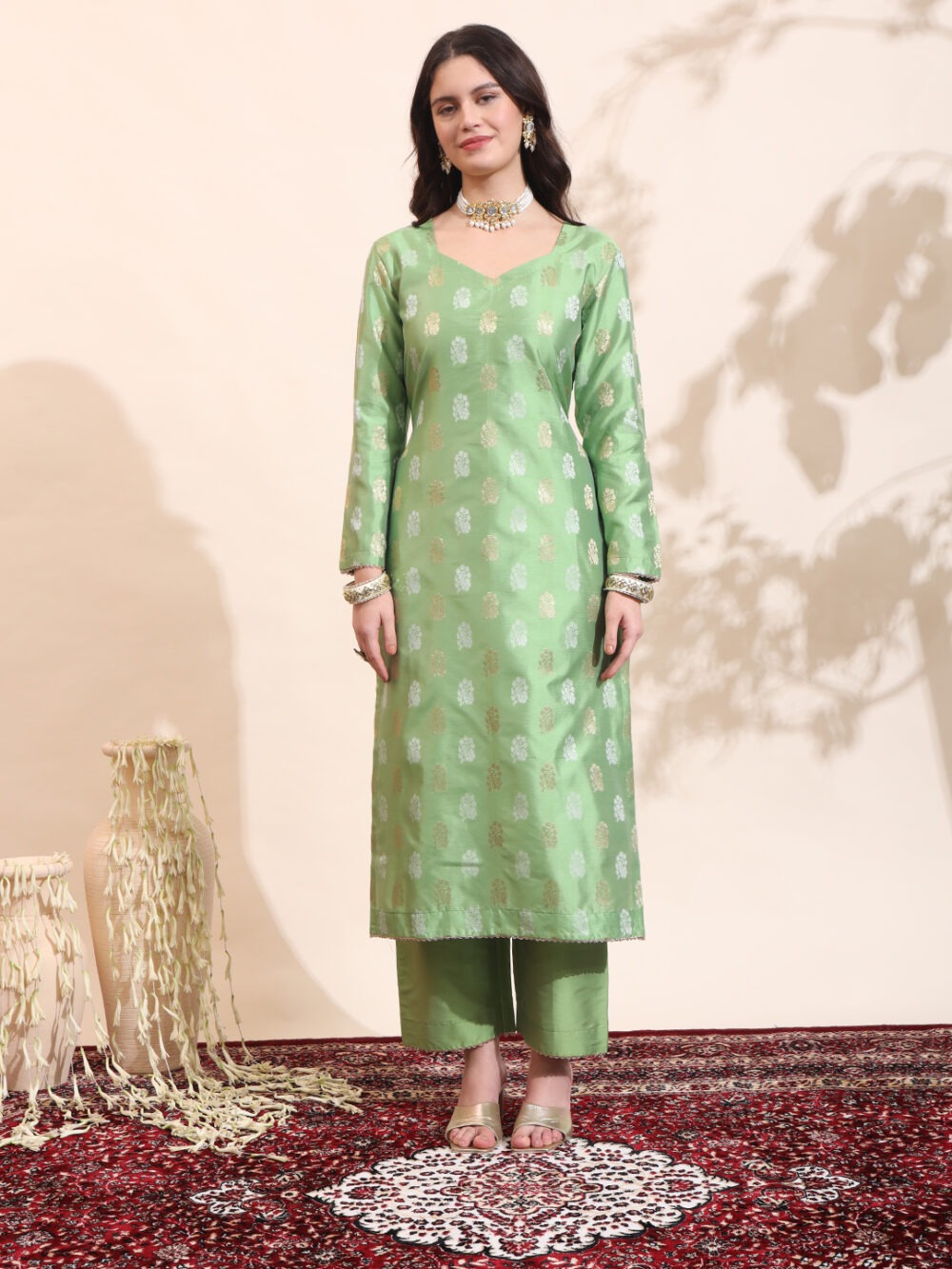 Emerald Elegance - Image 7