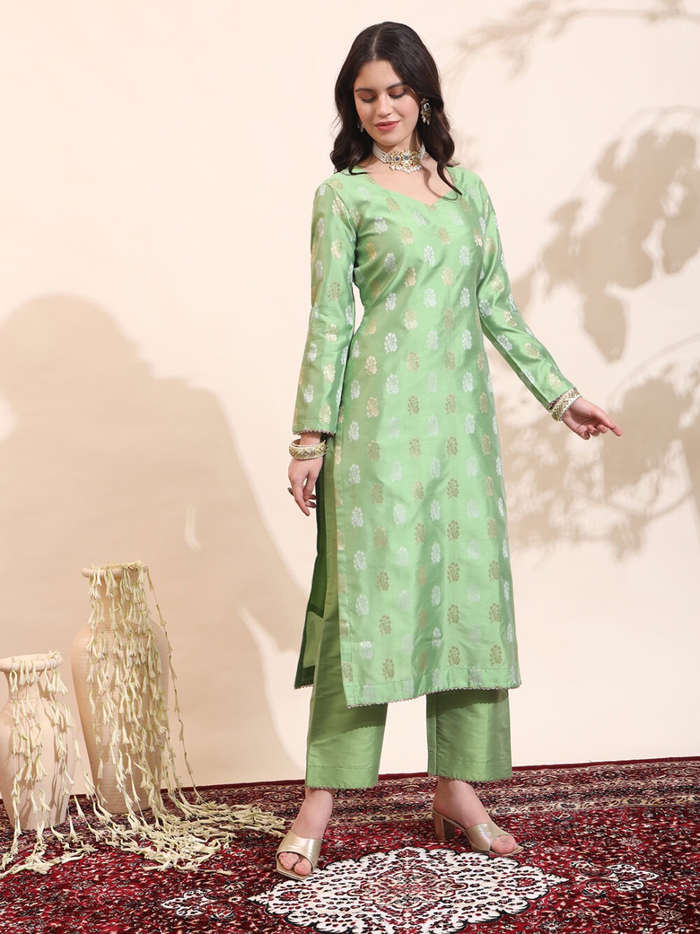 Emerald Elegance - Image 8