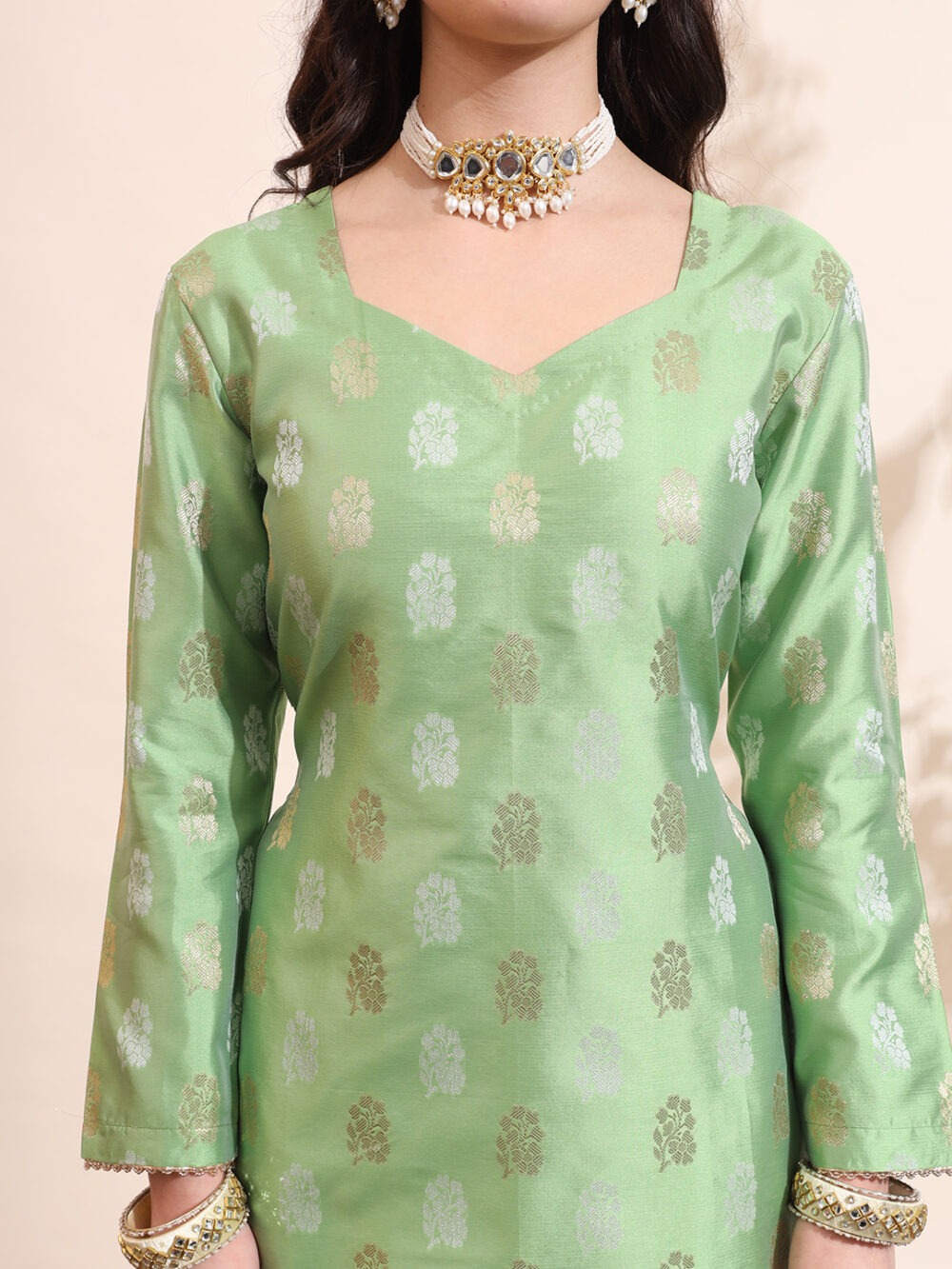 Emerald Elegance - Image 6